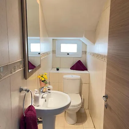 Rugiada With Pool And Sea View Located On The Front Of Nissi Beach فيلة أيا نابا