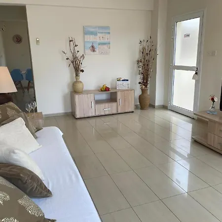 Rugiada With Pool And Sea View Located On The Front Of Nissi Beach Ayia Napa
