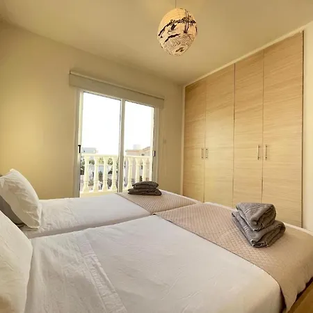 Rugiada With Pool And Sea View Located On The Front Of Nissi Villa