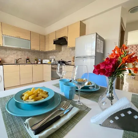 Rugiada With Pool And Sea View Located On The Front Of Nissi Villa